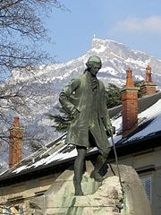 Chambéry Statuerousseau.jpg