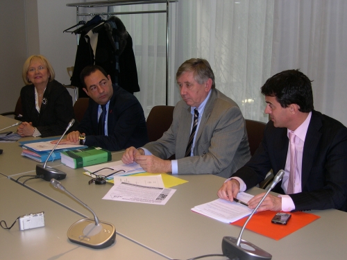 Conf presse martinez valls.JPG